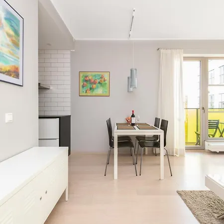 Free Parking, Quiet, One-bedroom At Kalamaja *