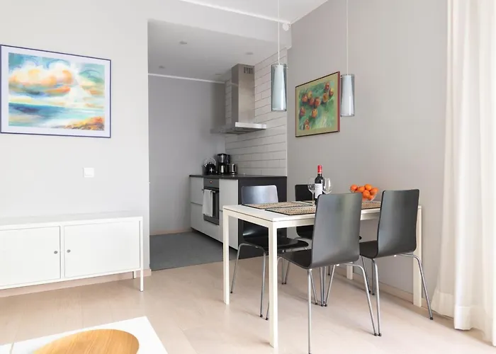 Free Parking, Quiet, One-bedroom At Kalamaja 탈린